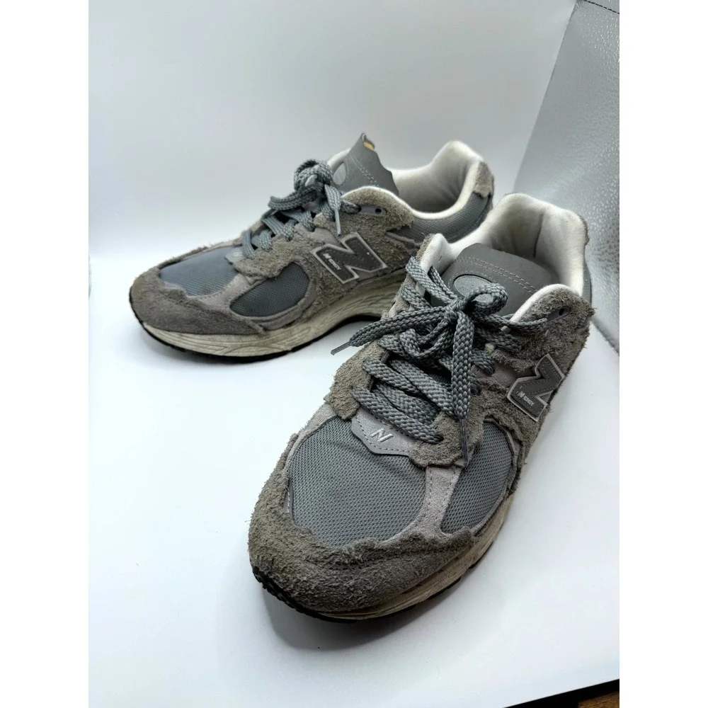 New Balance 2002R M2002RDM Mens 8.5 D Sneaker Protection Pack Gray Suede Shoes